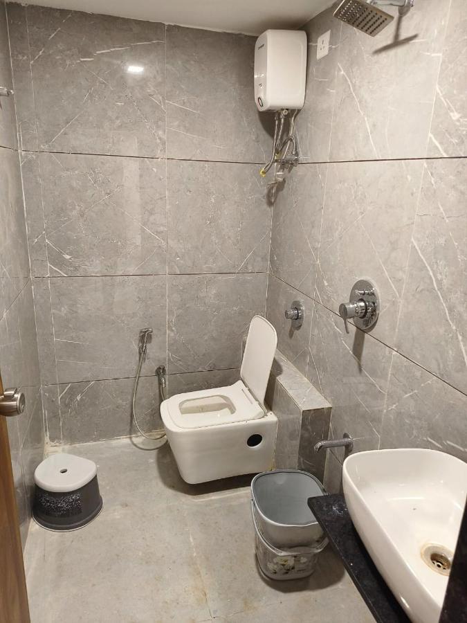 Hotel Ozone,อาเมดาบัด ภายนอก รูปภาพ