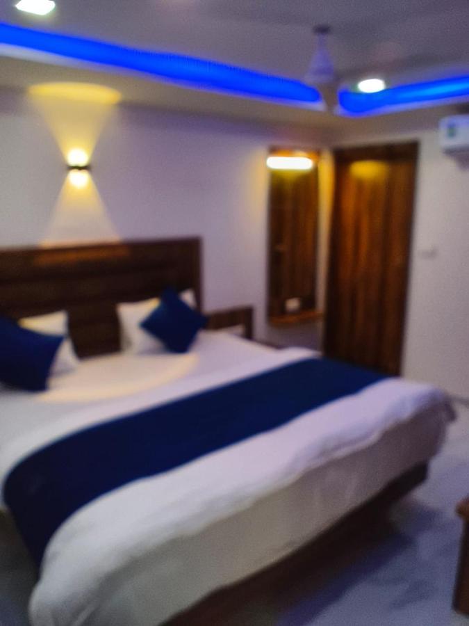Hotel Ozone,อาเมดาบัด ภายนอก รูปภาพ