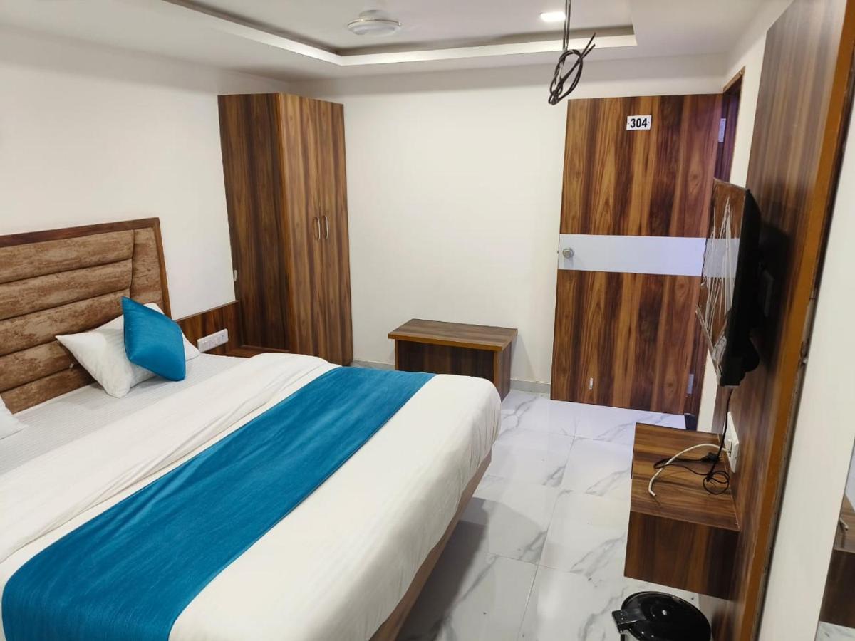 Hotel Ozone,อาเมดาบัด ภายนอก รูปภาพ