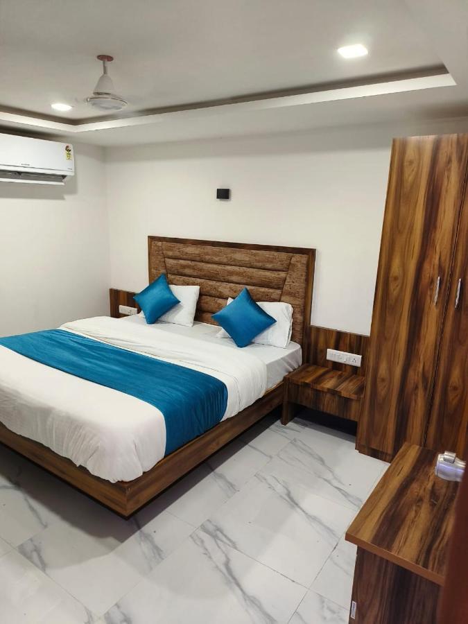 Hotel Ozone,อาเมดาบัด ภายนอก รูปภาพ