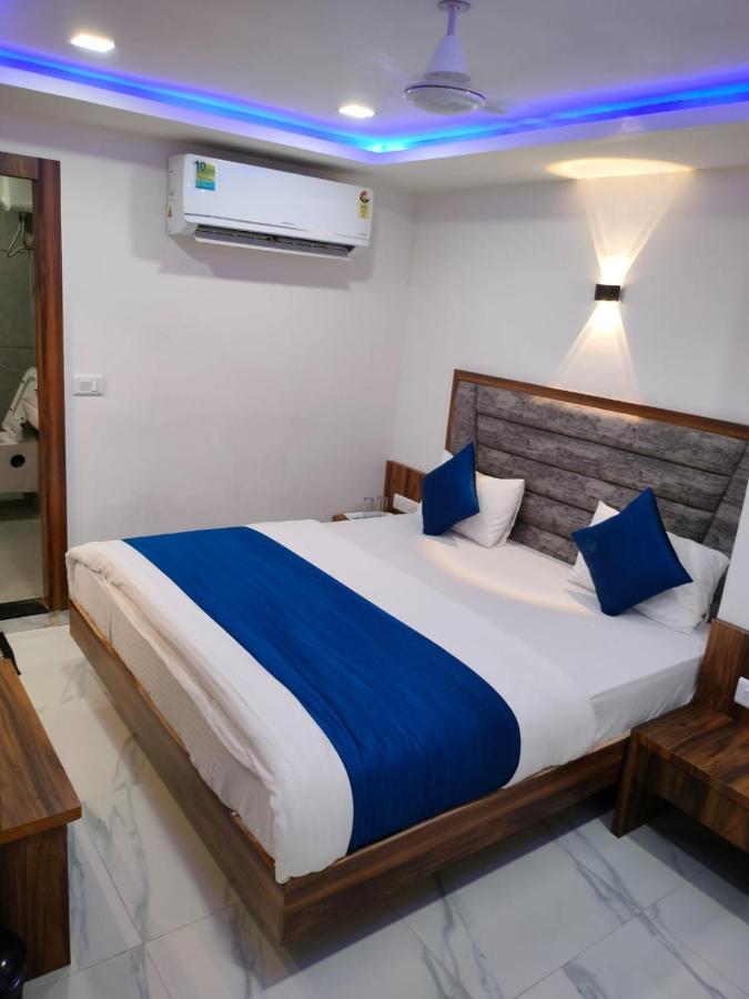 Hotel Ozone,อาเมดาบัด ภายนอก รูปภาพ