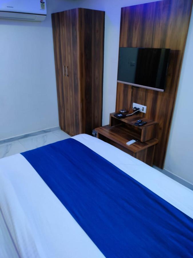 Hotel Ozone,อาเมดาบัด ภายนอก รูปภาพ