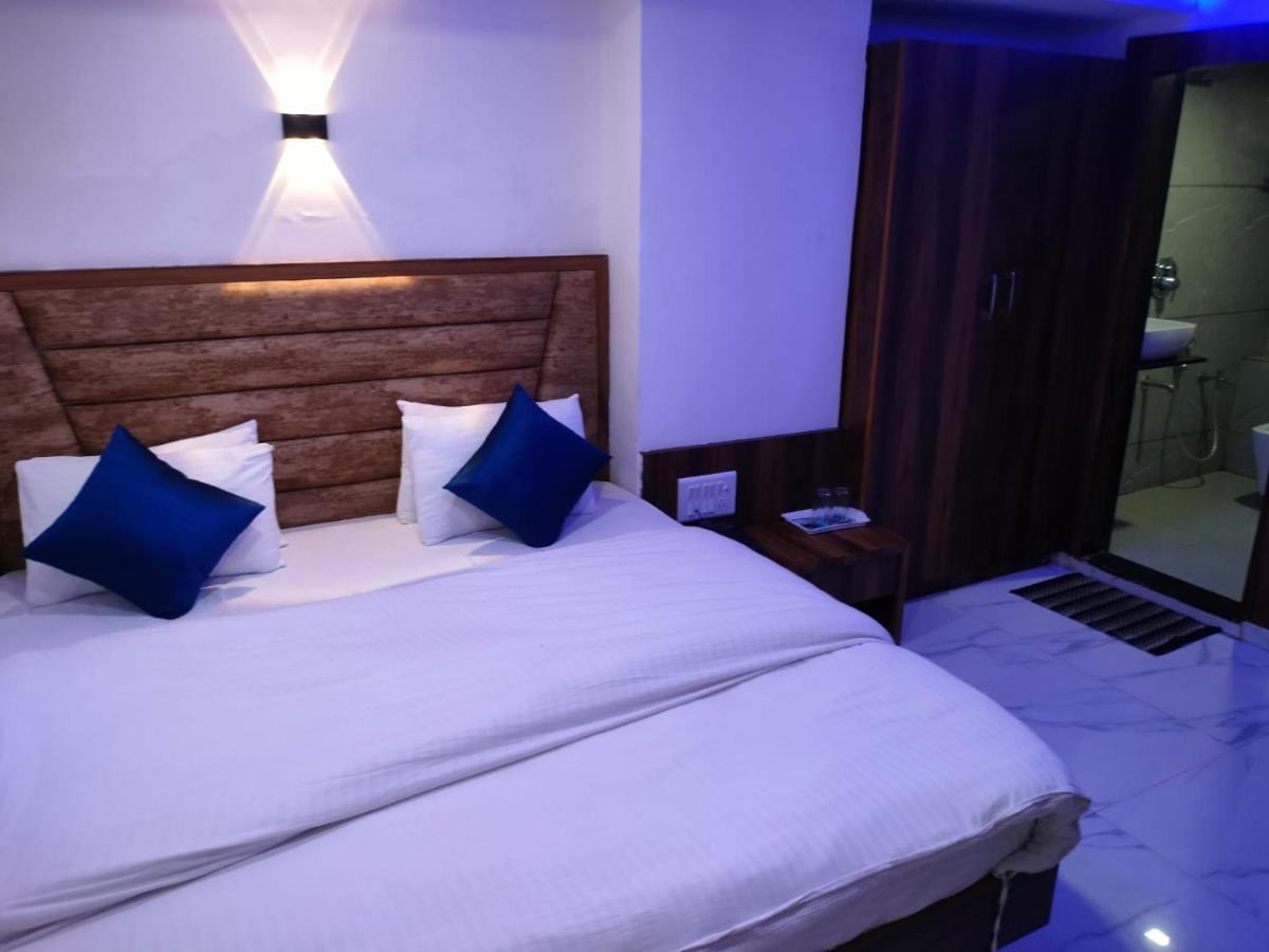 Hotel Ozone,อาเมดาบัด ภายนอก รูปภาพ